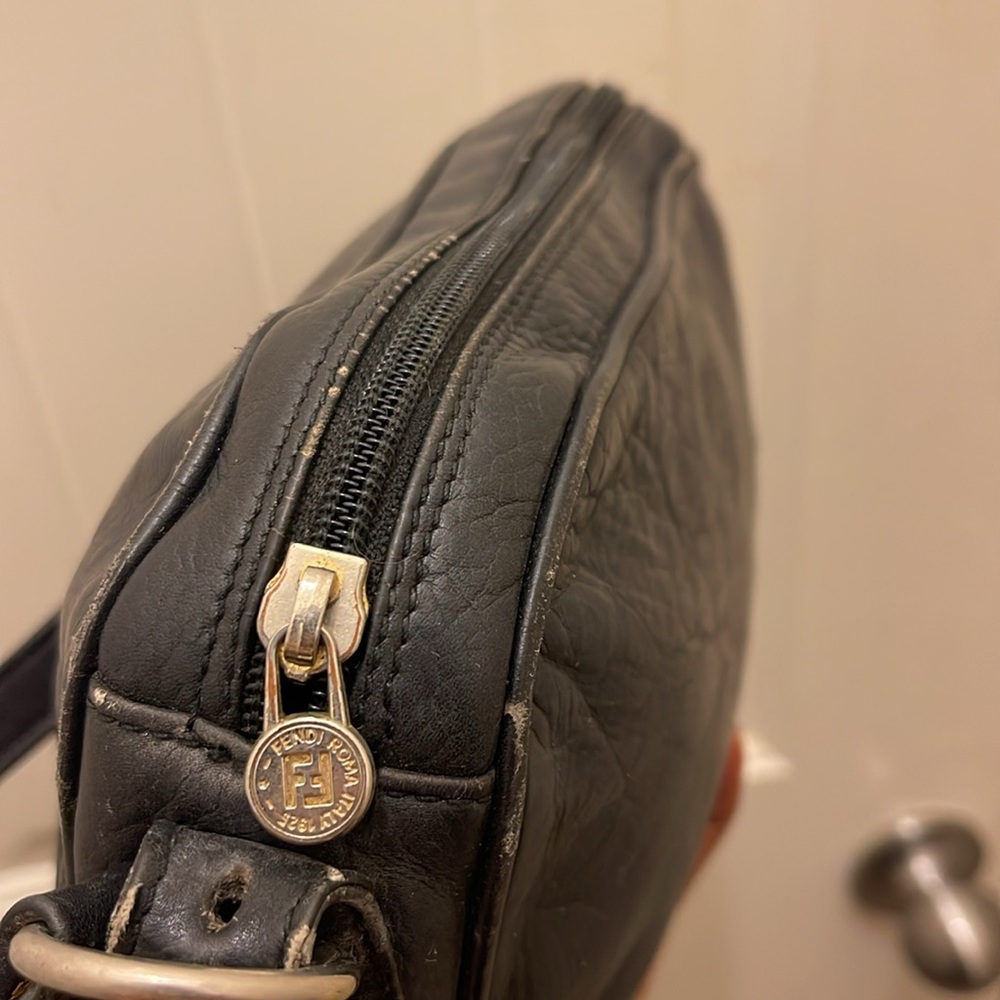 Authentic Fendi, please check all picture of condition - Picture 7 of 17